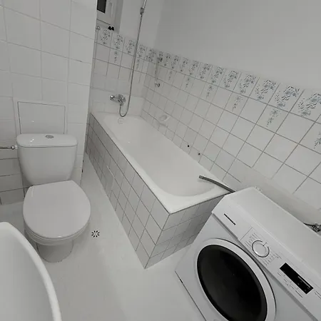 With Sauna 3 Bedrooms Center *