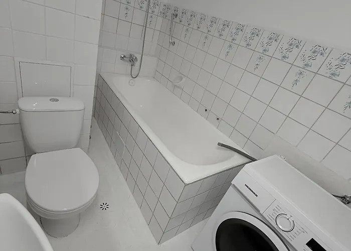 With Sauna 3 Bedrooms Center *