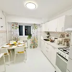 With Sauna 3 Bedrooms Center شقة *