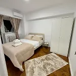 With Sauna 3 Bedrooms Center شقة *